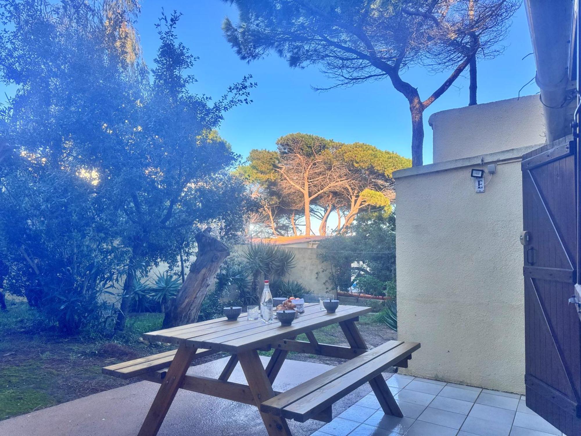 Ferienwohnung Les Pieds Dans L'Eau T2 E Calvi  Exterior foto